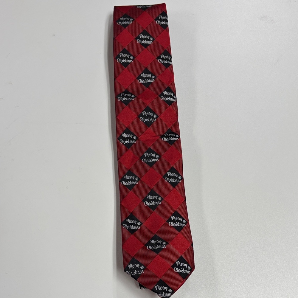 Elegant Red and Black Plaid Men's Tie